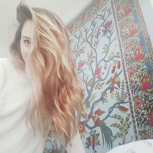 Meet your Posher, Emmanuelle